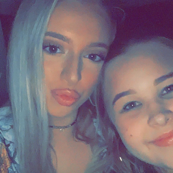 Meet your Posher, Ella - Picture 1 of 1